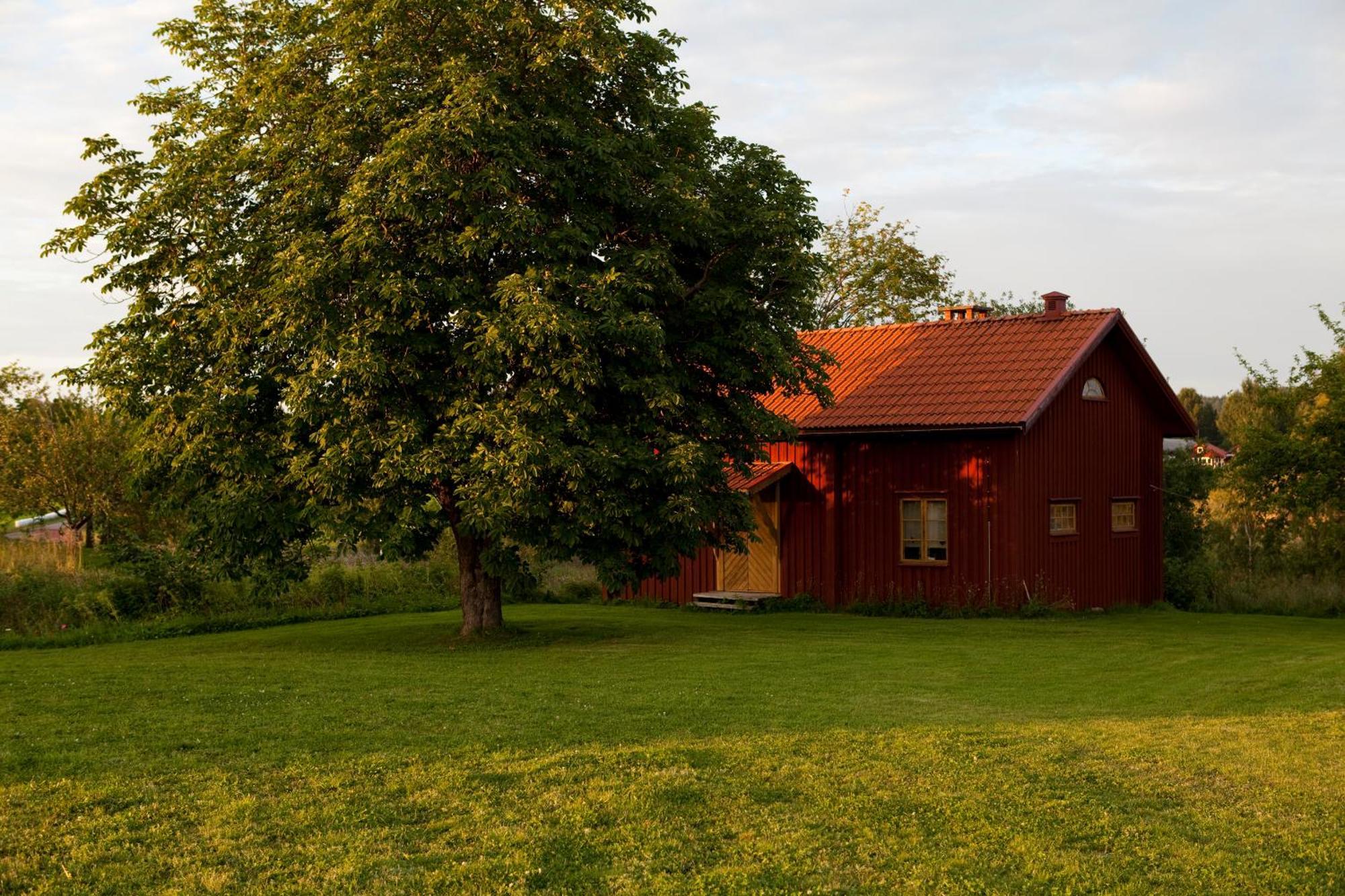 Sahlstroemsgarden Casa de hóspedes Torsby Exterior foto